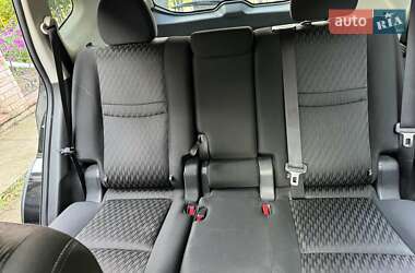 Внедорожник / Кроссовер Nissan Rogue 2017 в 