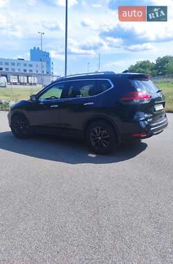 Внедорожник / Кроссовер Nissan Rogue 2016 в 