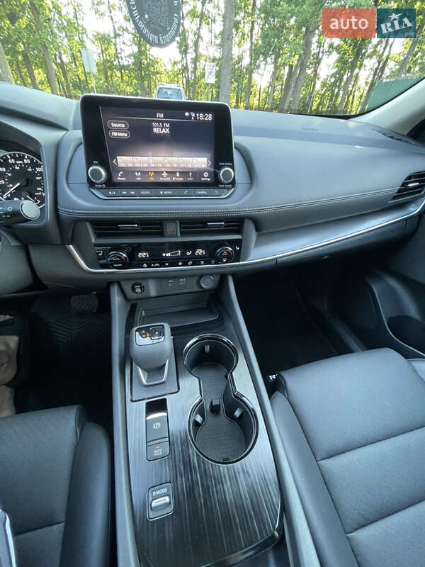 Позашляховик / Кросовер Nissan Rogue 2024 в Києві