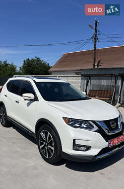 Позашляховик / Кросовер Nissan Rogue 2017 в 