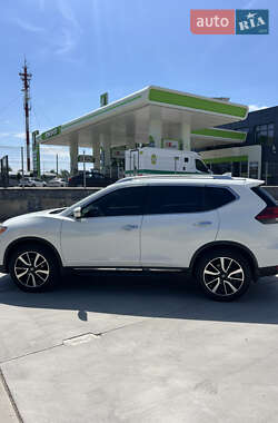 Позашляховик / Кросовер Nissan Rogue 2017 в 