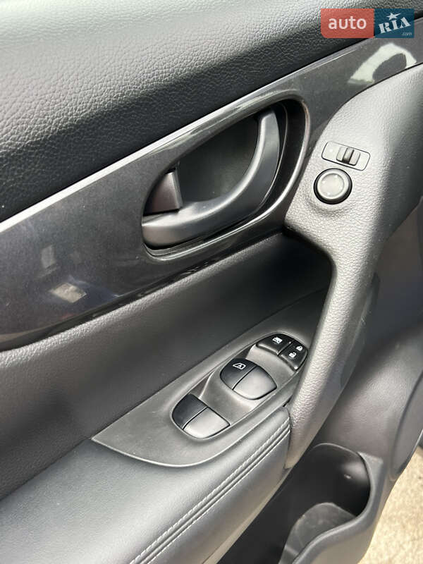 Внедорожник / Кроссовер Nissan Rogue 2019 в Одессе