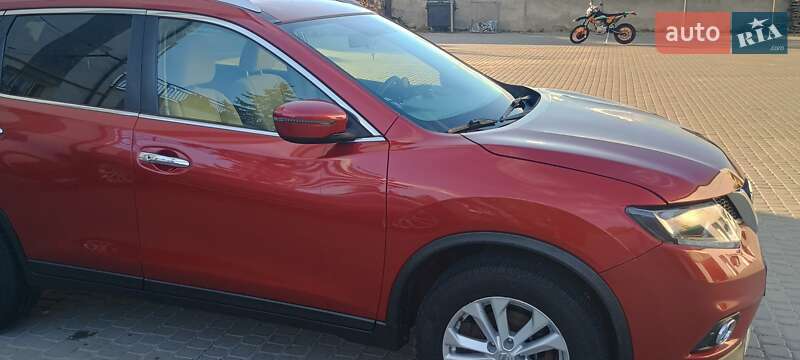 Позашляховик / Кросовер Nissan Rogue 2016 в Чорткові