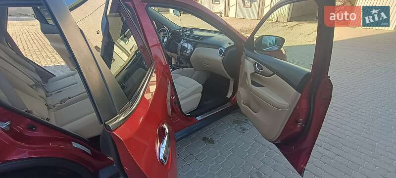 Позашляховик / Кросовер Nissan Rogue 2016 в Чорткові