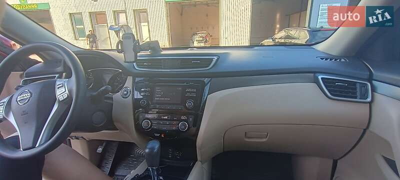 Позашляховик / Кросовер Nissan Rogue 2016 в Чорткові