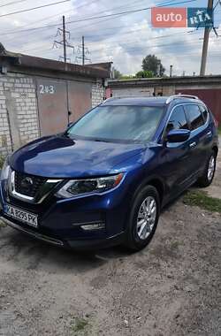 Внедорожник / Кроссовер Nissan Rogue 2017 в Киеве