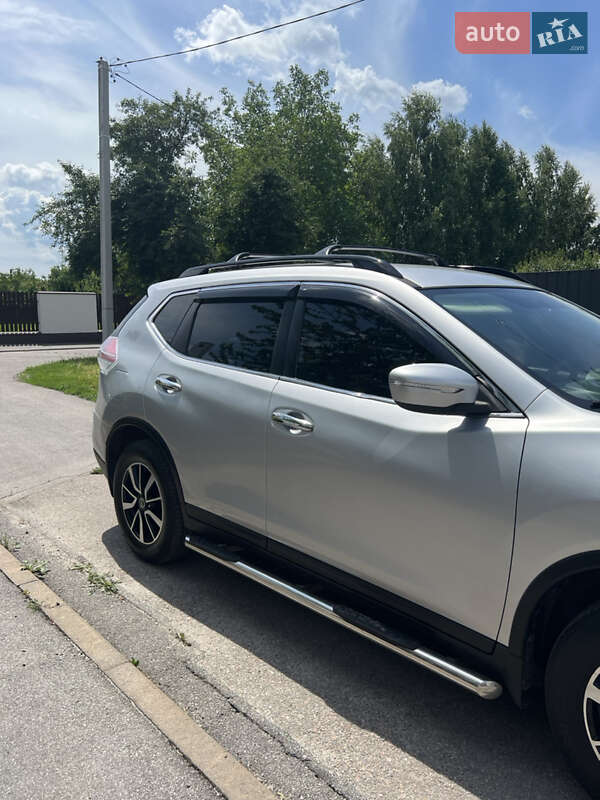 Позашляховик / Кросовер Nissan Rogue 2015 в Полтаві