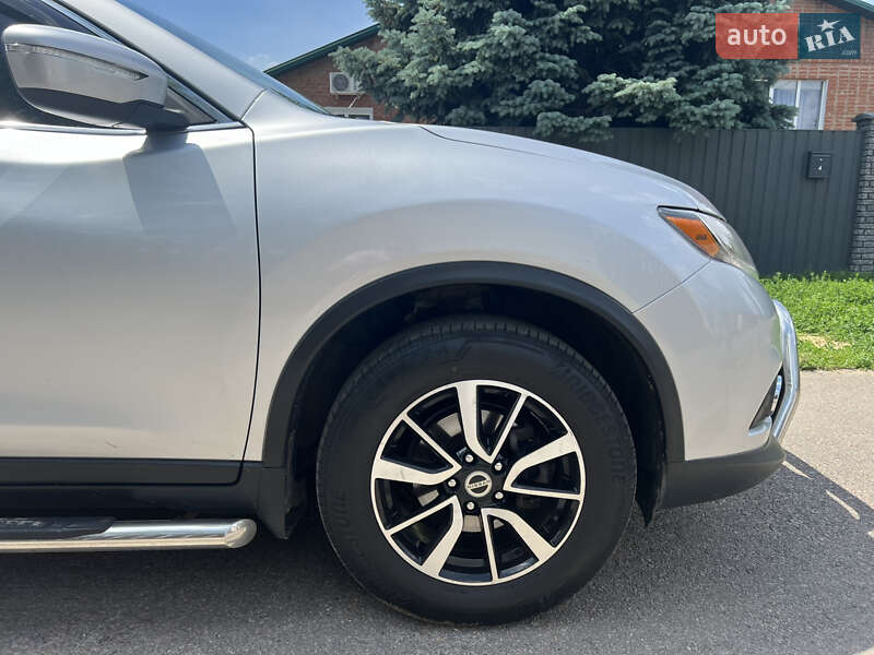 Позашляховик / Кросовер Nissan Rogue 2015 в Полтаві