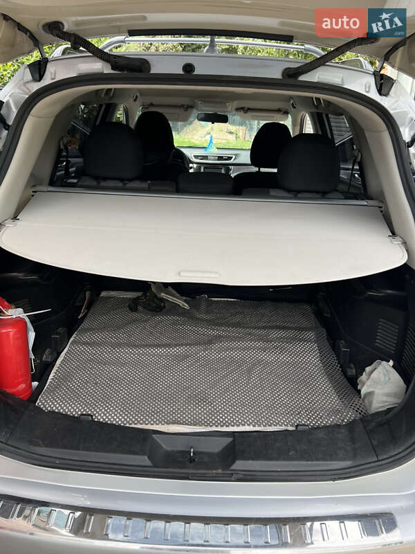 Позашляховик / Кросовер Nissan Rogue 2015 в Полтаві