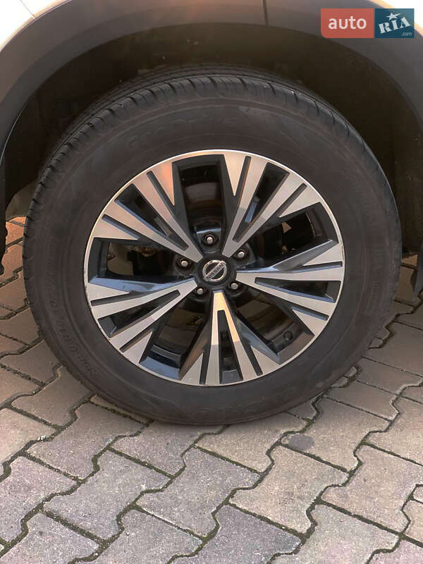 Внедорожник / Кроссовер Nissan Rogue 2020 в Ивано-Франковске