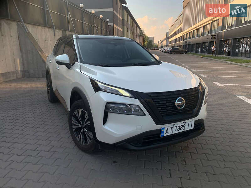 Внедорожник / Кроссовер Nissan Rogue 2020 в Ивано-Франковске