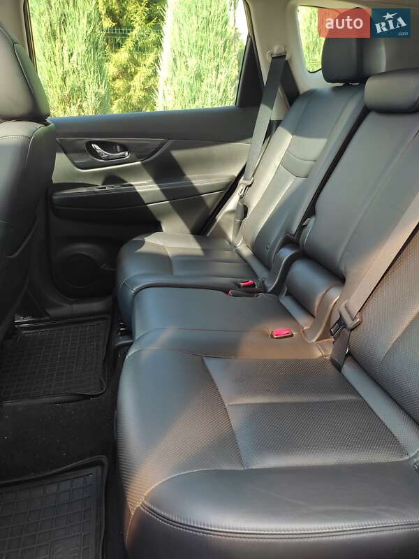 Внедорожник / Кроссовер Nissan Rogue 2014 в Мироновке