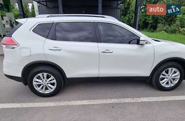 Внедорожник / Кроссовер Nissan Rogue 2016 в 