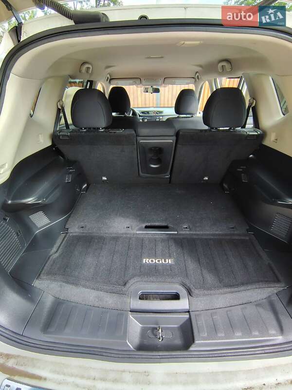 Внедорожник / Кроссовер Nissan Rogue 2017 в Виннице