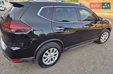 Внедорожник / Кроссовер Nissan Rogue 2017 в Черкассах