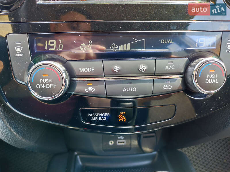 Внедорожник / Кроссовер Nissan Rogue 2018 в Жидачове