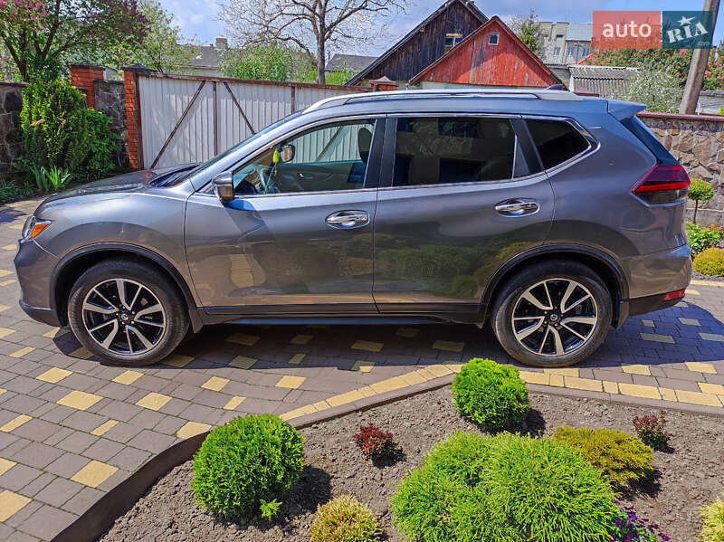 Внедорожник / Кроссовер Nissan Rogue 2018 в Жидачове