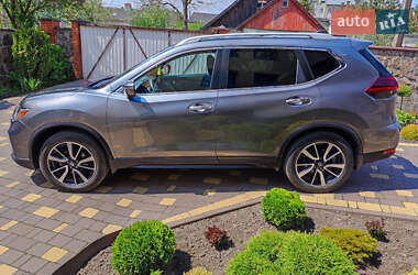 Внедорожник / Кроссовер Nissan Rogue 2018 в 