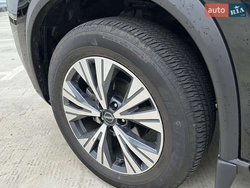 Позашляховик / Кросовер Nissan Rogue 2023 в Києві