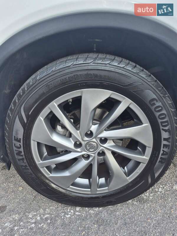 Позашляховик / Кросовер Nissan Rogue 2014 в Запоріжжі