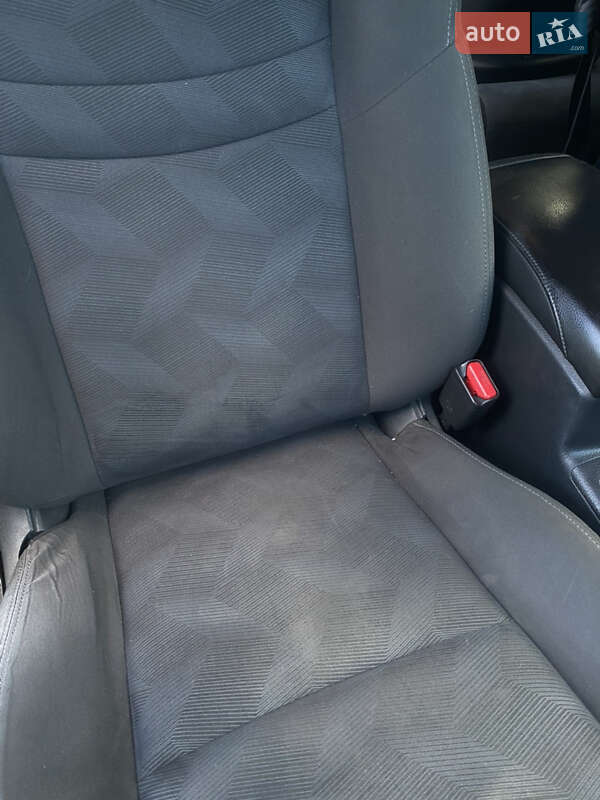 Внедорожник / Кроссовер Nissan Rogue 2015 в Хмельнике