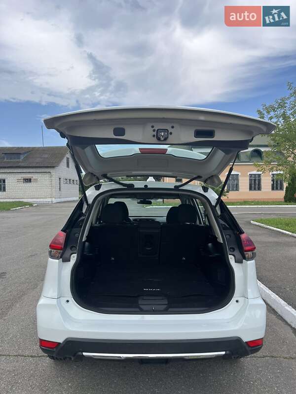 Внедорожник / Кроссовер Nissan Rogue 2018 в Галиче