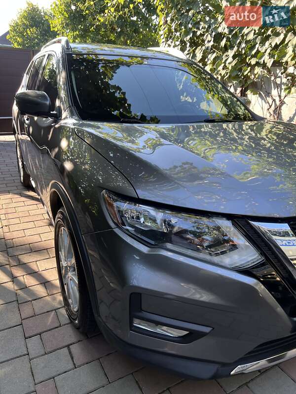 Внедорожник / Кроссовер Nissan Rogue 2017 в Мукачево