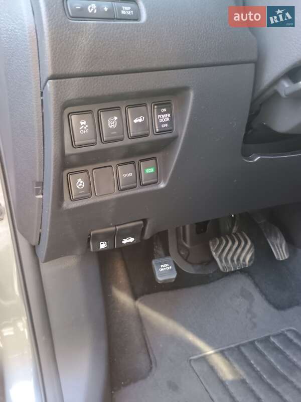 Внедорожник / Кроссовер Nissan Rogue 2017 в Чернигове фото 3 Внедорожник / Кроссовер Nissan Rogue 2017 в Чернигове