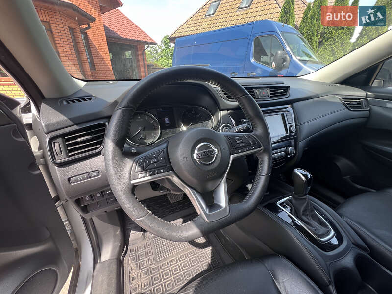 Внедорожник / Кроссовер Nissan Rogue 2020 в Луцке