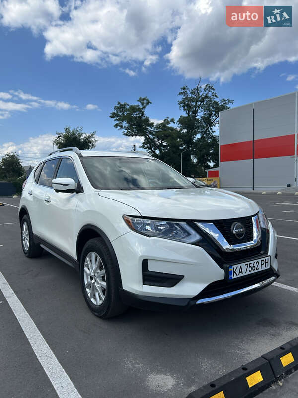 Внедорожник / Кроссовер Nissan Rogue 2018 в Киеве
