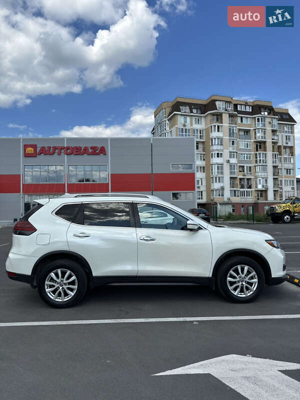 Внедорожник / Кроссовер Nissan Rogue 2018 в Киеве