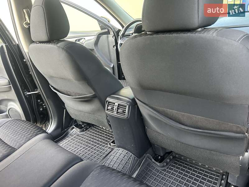 Внедорожник / Кроссовер Nissan Rogue 2018 в Каменец-Подольском