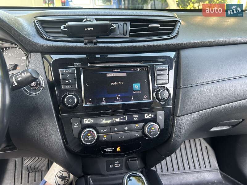 Внедорожник / Кроссовер Nissan Rogue 2018 в Каменец-Подольском