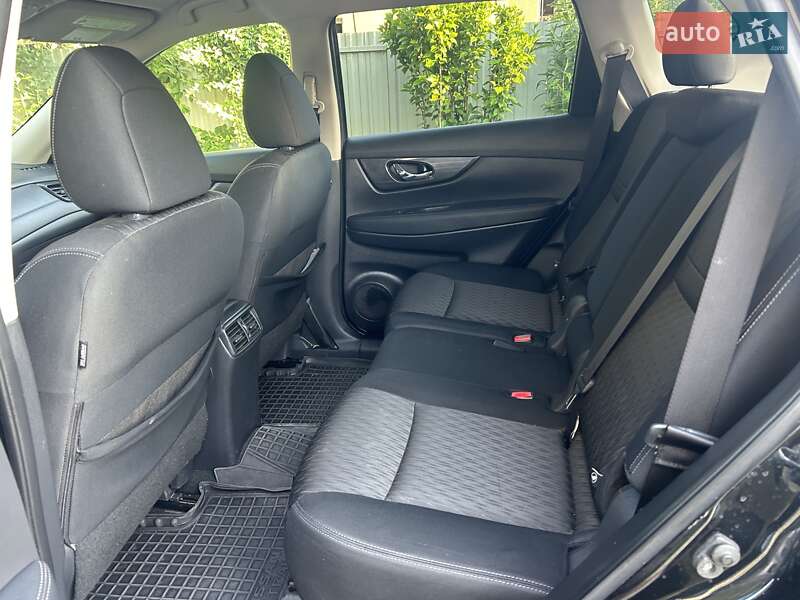 Внедорожник / Кроссовер Nissan Rogue 2018 в Каменец-Подольском