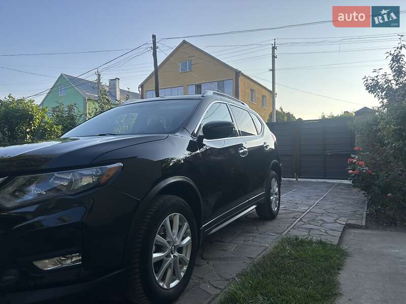 Внедорожник / Кроссовер Nissan Rogue 2018 в Каменец-Подольском