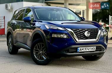 Внедорожник / Кроссовер Nissan Rogue 2021 в Голованевске