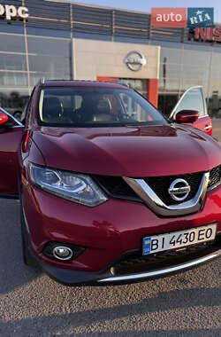 Внедорожник / Кроссовер Nissan Rogue 2015 в 