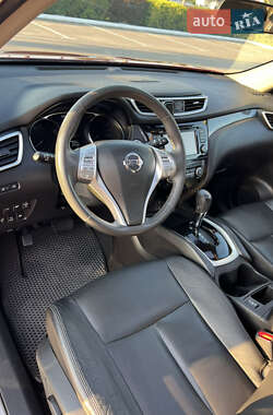 Внедорожник / Кроссовер Nissan Rogue 2015 в 