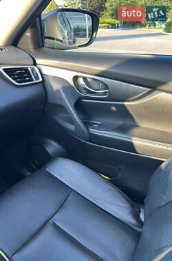 Внедорожник / Кроссовер Nissan Rogue 2015 в 