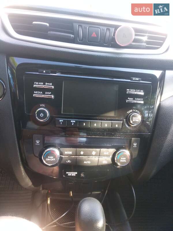 Позашляховик / Кросовер Nissan Rogue 2016 в Кам'янці