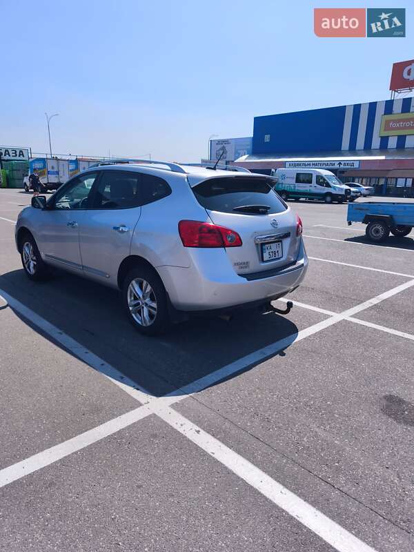 Внедорожник / Кроссовер Nissan Rogue 2015 в Черкассах