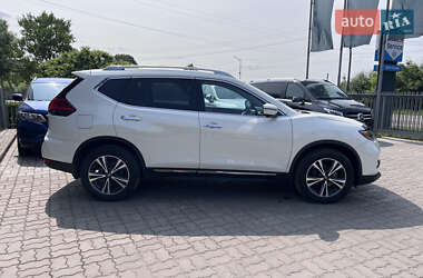 Внедорожник / Кроссовер Nissan Rogue 2017 в 