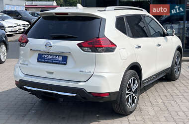 Внедорожник / Кроссовер Nissan Rogue 2017 в 