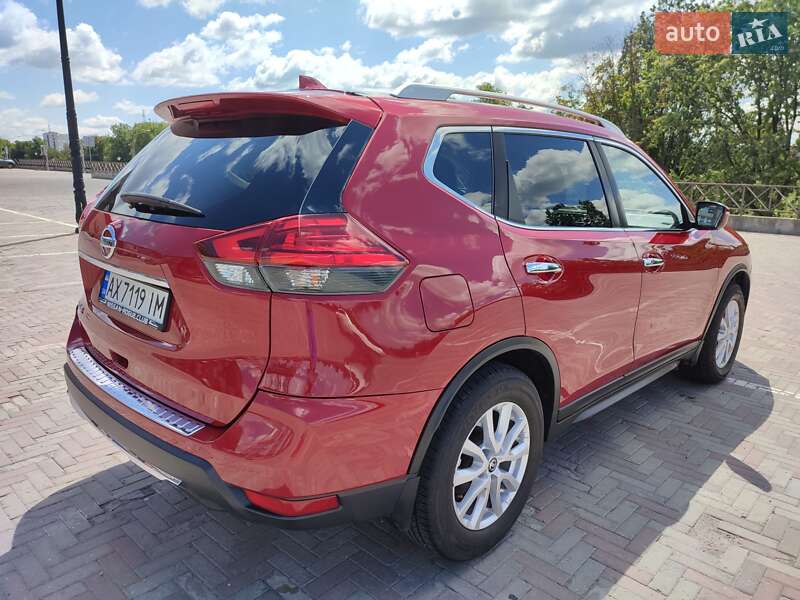 Внедорожник / Кроссовер Nissan Rogue 2017 в Харькове