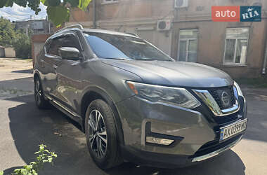Внедорожник / Кроссовер Nissan Rogue 2017 в Харькове