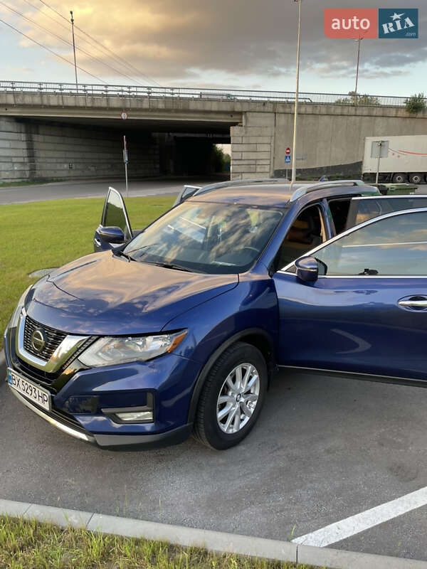 Внедорожник / Кроссовер Nissan Rogue 2018 в Киеве