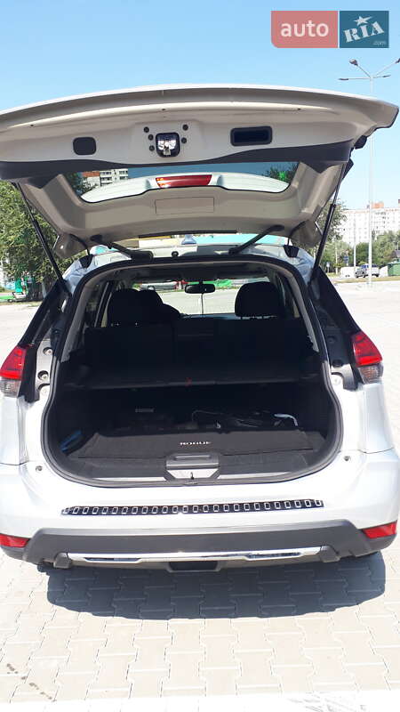 Позашляховик / Кросовер Nissan Rogue 2016 в Києві