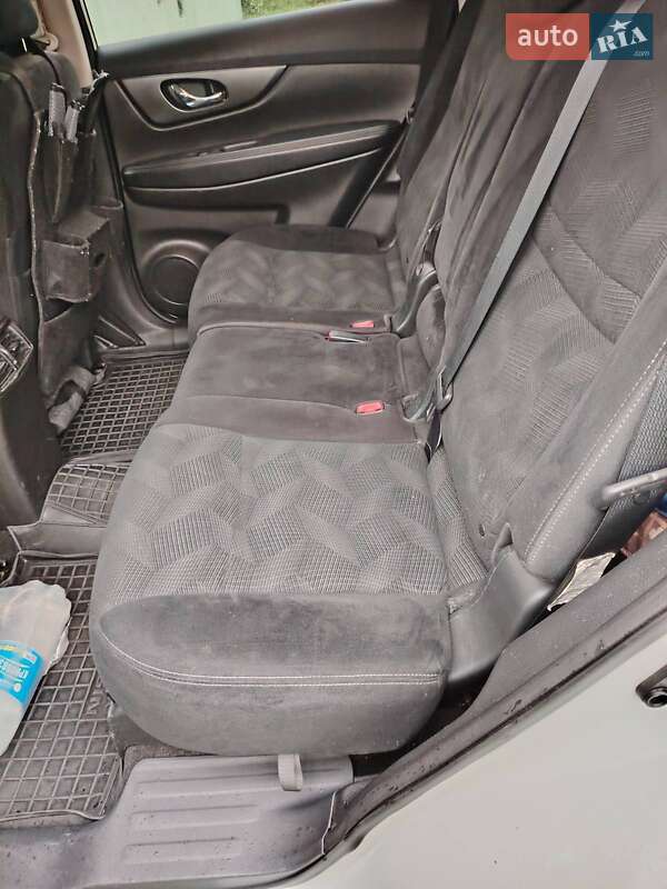 Внедорожник / Кроссовер Nissan Rogue 2015 в Яворове