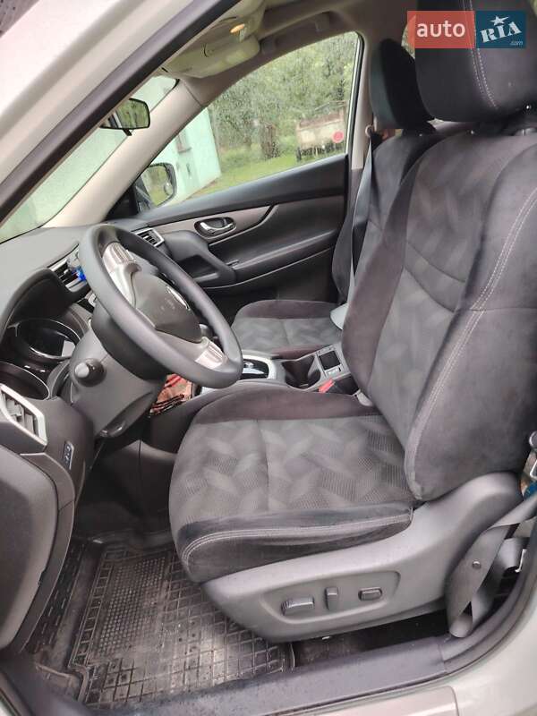 Внедорожник / Кроссовер Nissan Rogue 2015 в Яворове