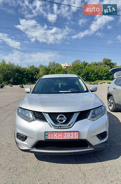 Внедорожник / Кроссовер Nissan Rogue 2016 в Полтаве